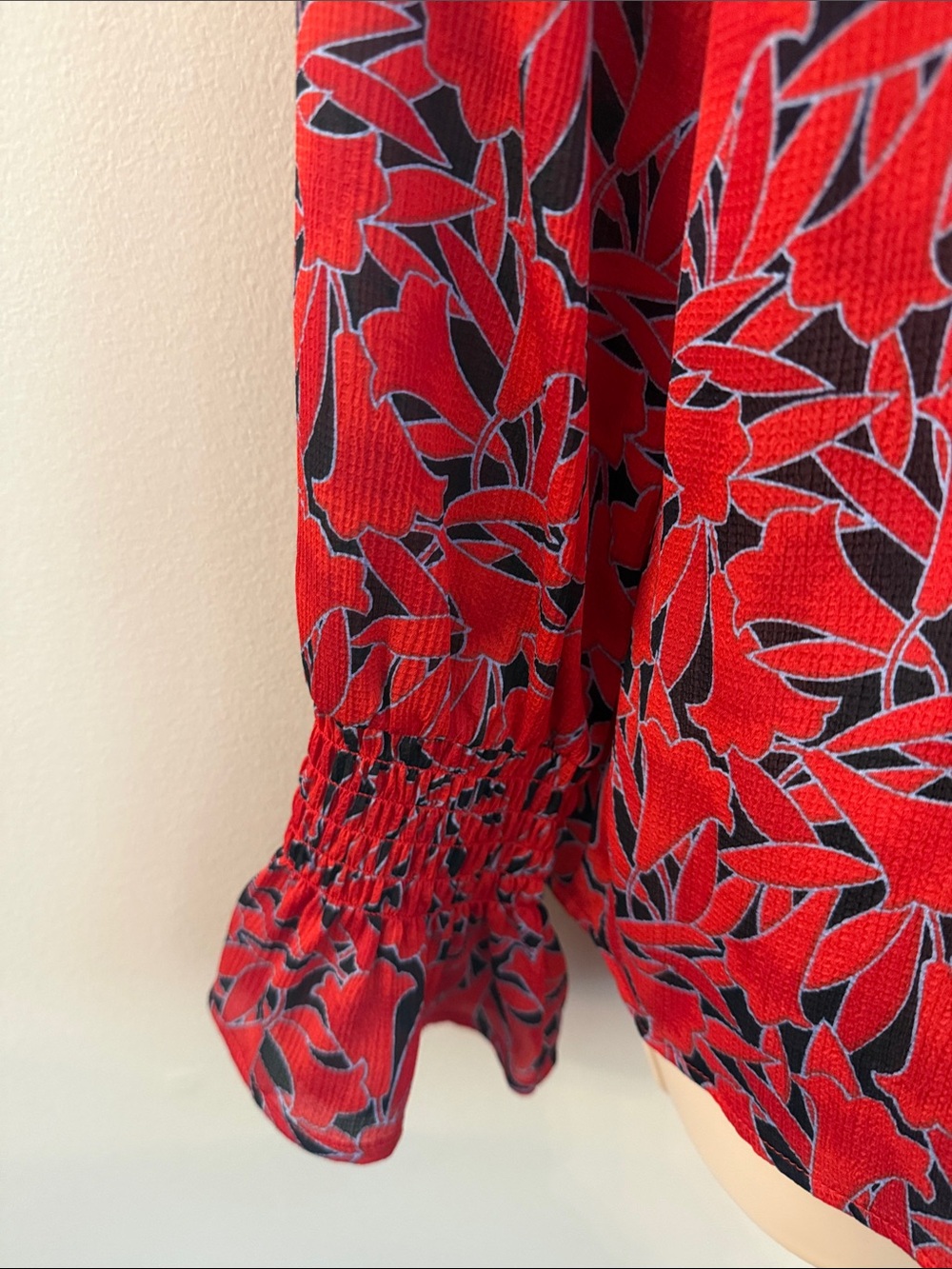 Ann Taylor Red Floral Smocked Yoke Blouse with Red Leaf Print Smocked Cuffs XS - Picture 6 of 14